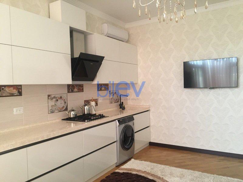 Satılır 5 otaqlı Həyət evi  200m², Bakı