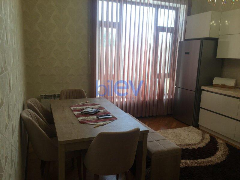 Satılır 5 otaqlı Həyət evi  200m², Bakı