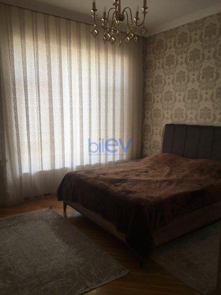 Satılır 5 otaqlı Həyət evi  200m², Bakı