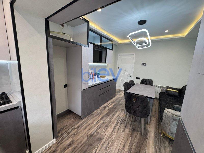 Kirayə (aylıq) 5 otaqlı Yeni Tikili  130m², Bakı