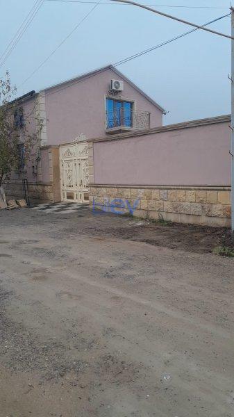 Satılır 4 otaqlı Həyət evi  180m², Bakı