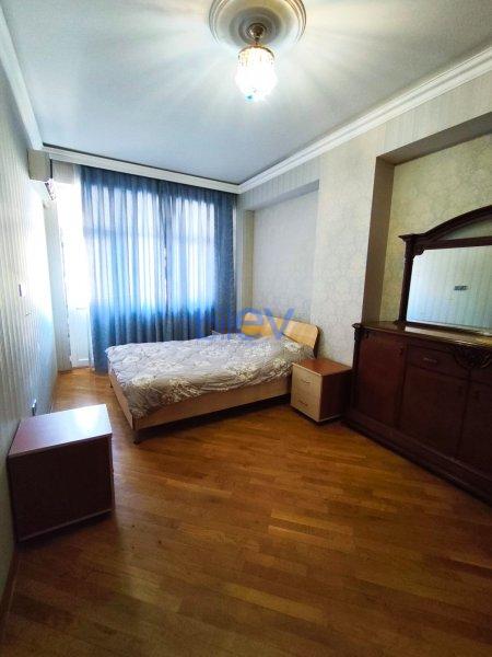 Kirayə (aylıq) 3 otaqlı Yeni Tikili  132m², Bakı