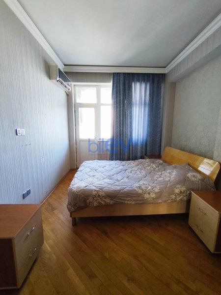 Kirayə (aylıq) 3 otaqlı Yeni Tikili  132m², Bakı