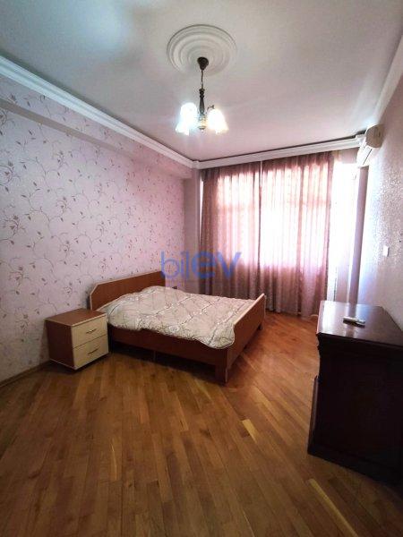 Kirayə (aylıq) 3 otaqlı Yeni Tikili  132m², Bakı
