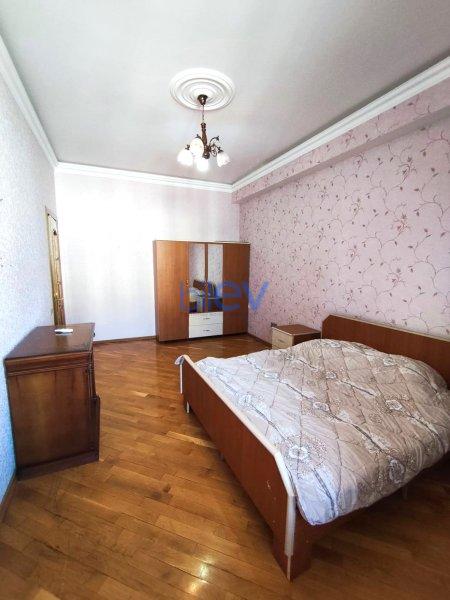 Kirayə (aylıq) 3 otaqlı Yeni Tikili  132m², Bakı