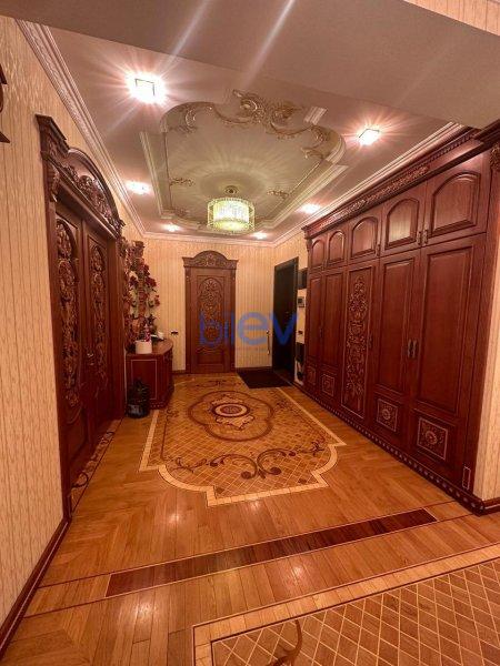 Satılır 4 otaqlı Yeni Tikili  160m², Bakı