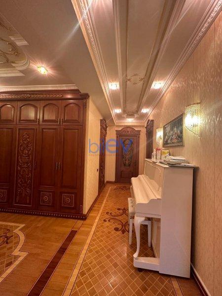Satılır 4 otaqlı Yeni Tikili  160m², Bakı