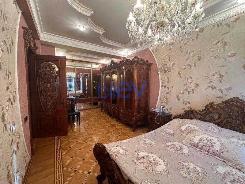 Satılır 4 otaqlı Yeni Tikili  160m², Bakı