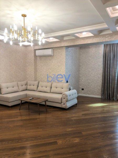 Kirayə (aylıq) 4 otaqlı Yeni Tikili  150m², Bakı