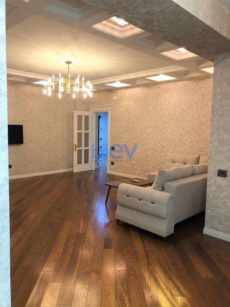 Kirayə (aylıq) 4 otaqlı Yeni Tikili  150m², Bakı