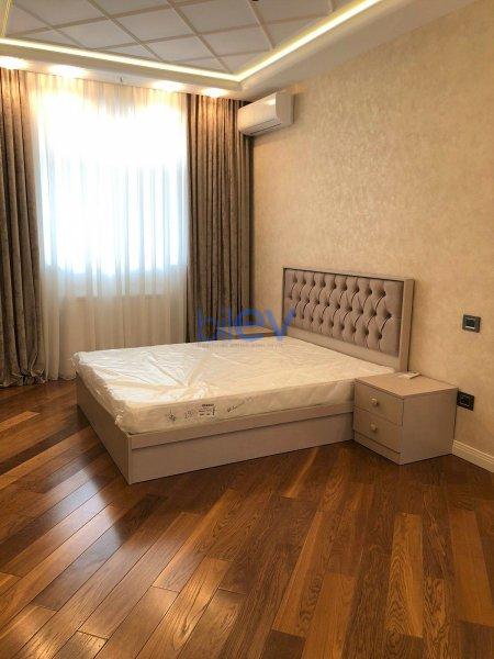Kirayə (aylıq) 4 otaqlı Yeni Tikili  150m², Bakı