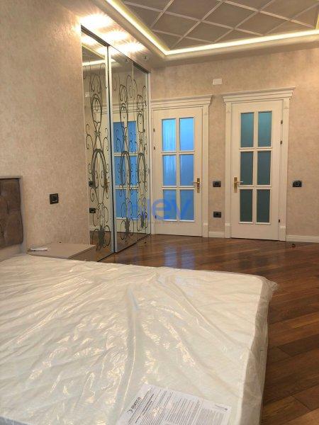 Kirayə (aylıq) 4 otaqlı Yeni Tikili  150m², Bakı