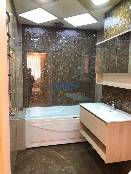 Kirayə (aylıq) 4 otaqlı Yeni Tikili  150m², Bakı