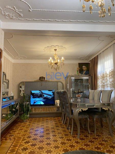 Satış 5 otaqlı Köhnə Tikili bina evi  120m², Bakı