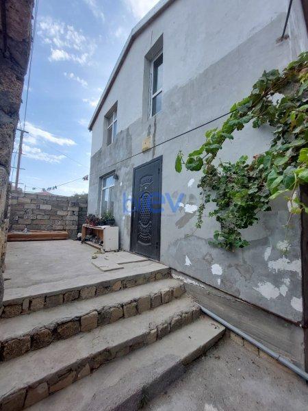 Satılır 4 otaqlı Həyət evi  111m², Bakı
