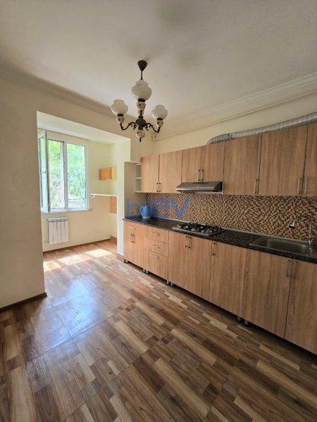 Aylıq Kirayə 3 otaqlı Köhnə Tikili bina evi  100m², Bakı