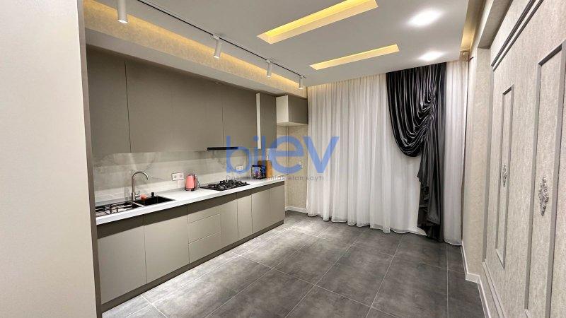 Satılır 3 otaqlı Yeni Tikili  144m², Bakı