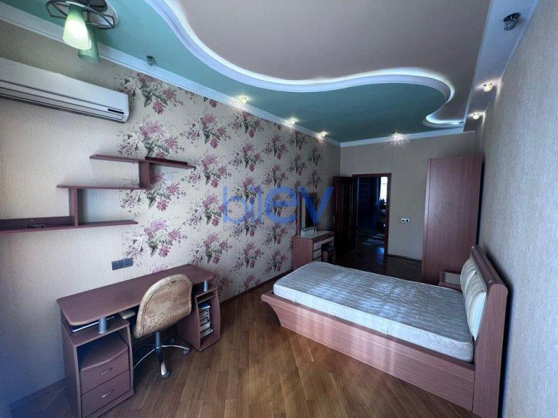 Satılır 3 otaqlı Yeni Tikili  152m², Bakı