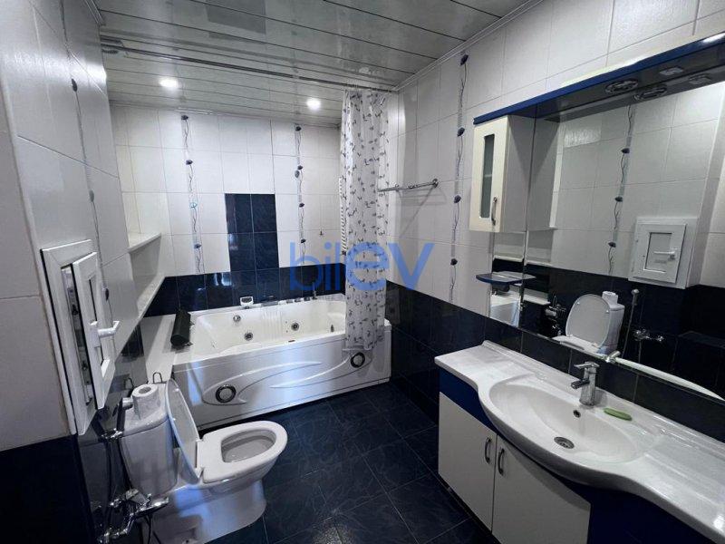 Satılır 3 otaqlı Yeni Tikili  152m², Bakı