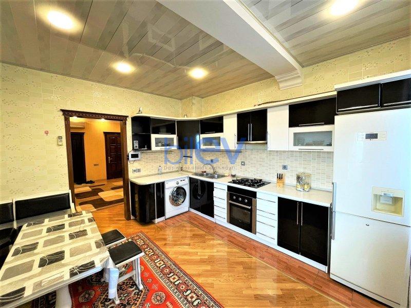 Kirayə (aylıq) 3 otaqlı Yeni Tikili  130m², Bakı