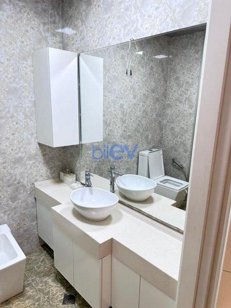 Kirayə (aylıq) 3 otaqlı Yeni Tikili  100m², Bakı