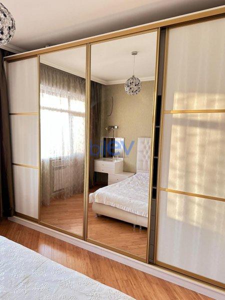 Kirayə (aylıq) 3 otaqlı Yeni Tikili  100m², Bakı