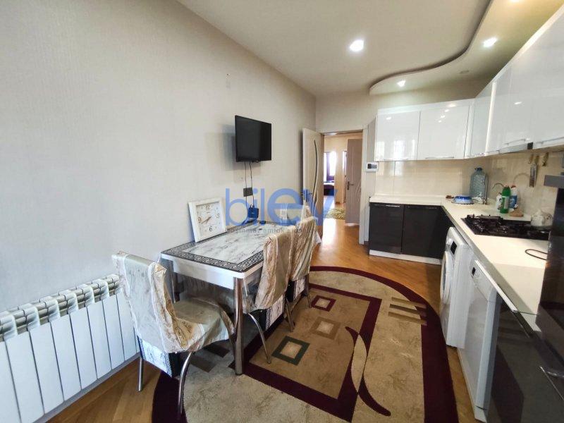 Kirayə (aylıq) 3 otaqlı Yeni Tikili  130m², Bakı