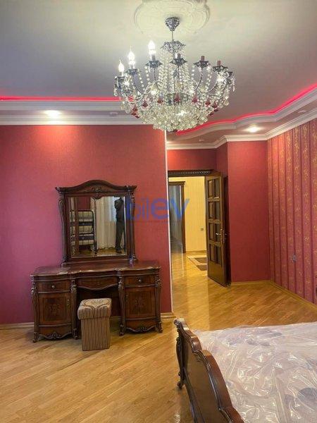 Kirayə (aylıq) 3 otaqlı Yeni Tikili  132m², Bakı