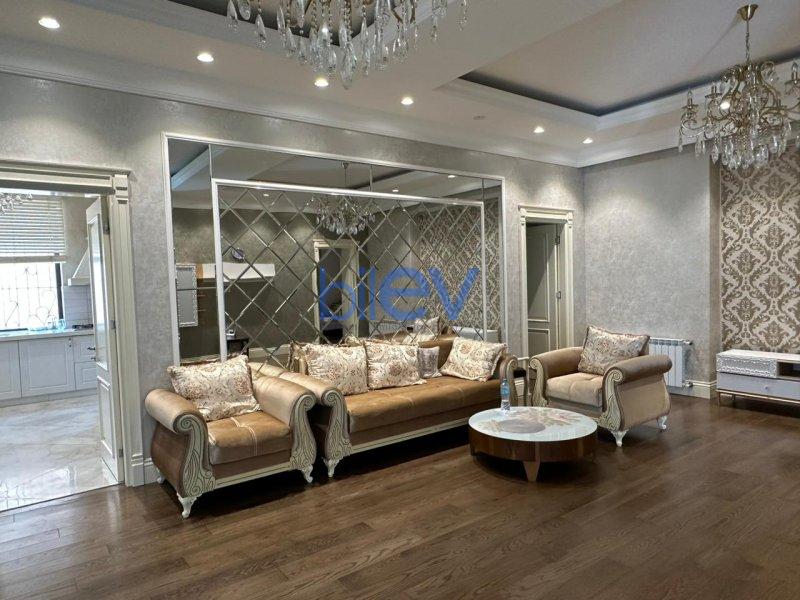 Satılır 7 otaqlı Bağ evi  500m², Bakı