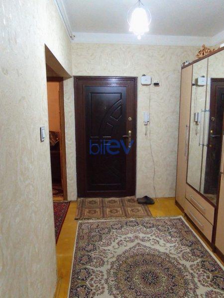 Satılır 4 otaqlı Köhnə Tikili  100m², Bakı