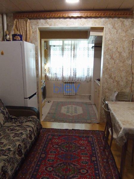Satılır 4 otaqlı Köhnə Tikili  100m², Bakı