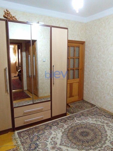 Satılır 4 otaqlı Köhnə Tikili  100m², Bakı