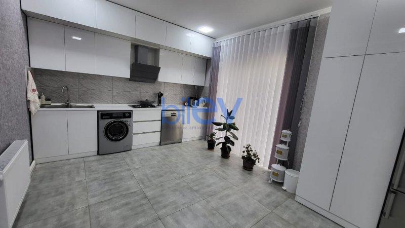 Satılır 5 otaqlı Həyət evi  280m², Bakı