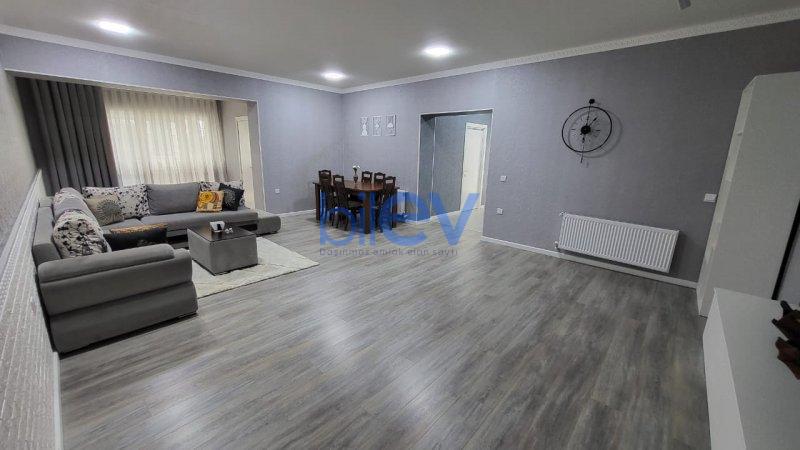 Satılır 5 otaqlı Həyət evi  280m², Bakı