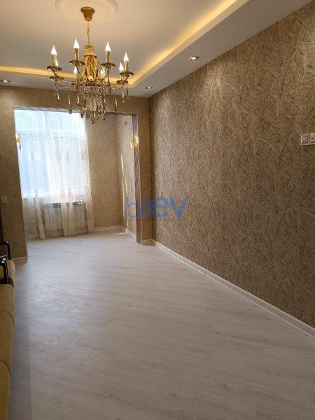 Satılır 3 otaqlı Köhnə Tikili  70m², Bakı