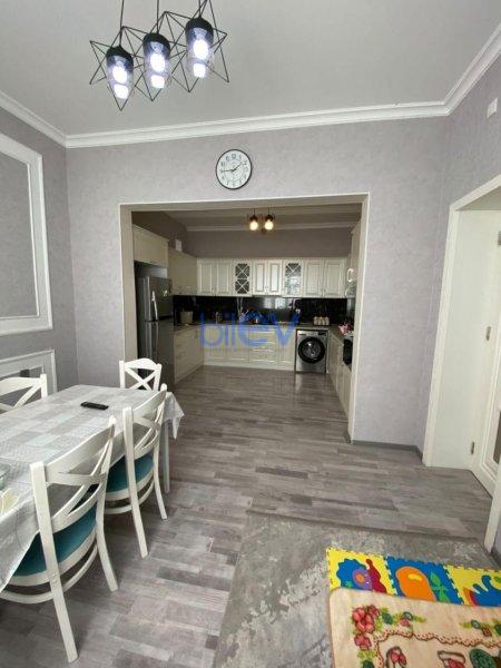 Satılır 6 otaqlı Həyət evi  200m², Bakı