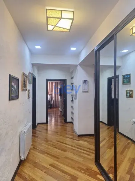 Satılır 2 otaqlı Yeni Tikili  81m², Bakı