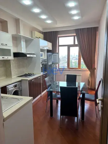 Kirayə (aylıq) 2 otaqlı Yeni Tikili  85m², Bakı