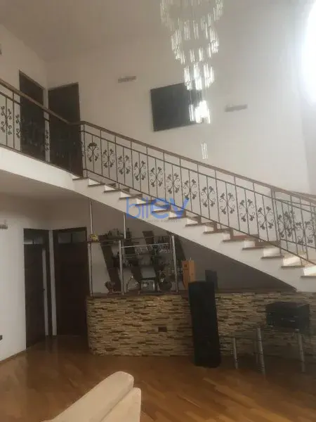Satılır 9 otaqlı Bağ evi  340m², Bakı