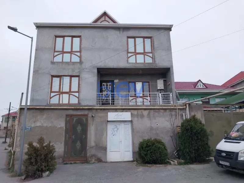 Satılır 8 otaqlı Həyət evi  450m², Bakı