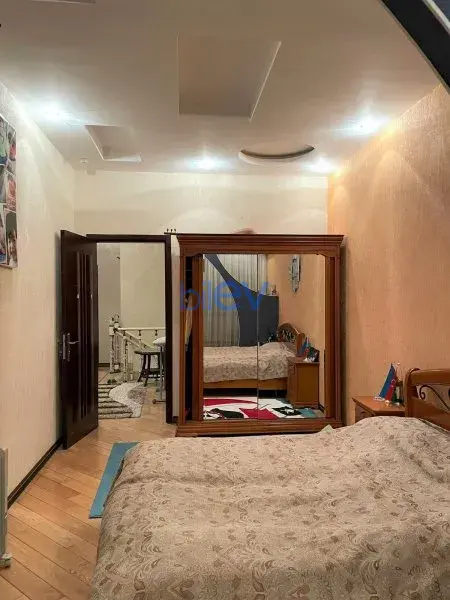 Kirayə (aylıq) 4 otaqlı Yeni Tikili  260m², Bakı