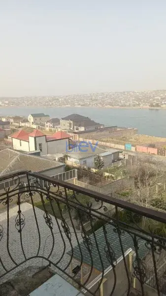 Satılır 8 otaqlı Həyət evi  495m², Bakı