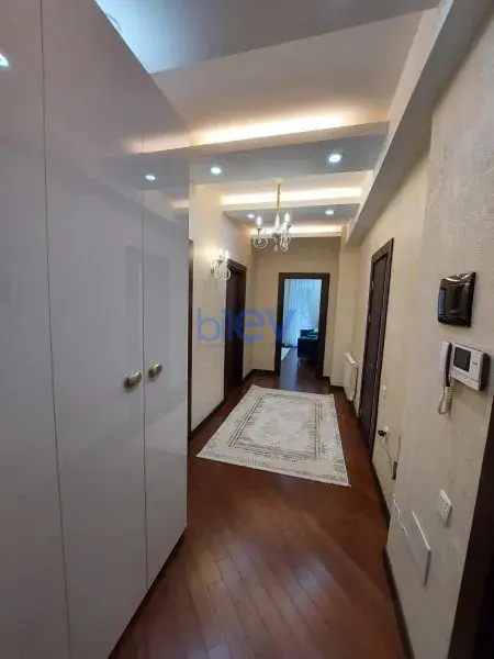 Kirayə (aylıq) 2 otaqlı Yeni Tikili  80m², Bakı