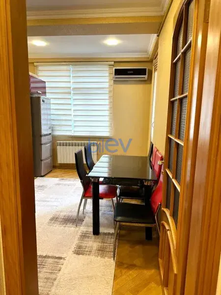 Kirayə (aylıq) 3 otaqlı Yeni Tikili  140m², Bakı