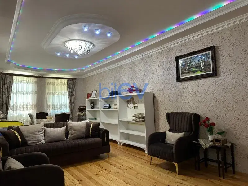 Satılır 5 otaqlı Həyət evi  200m², Bakı