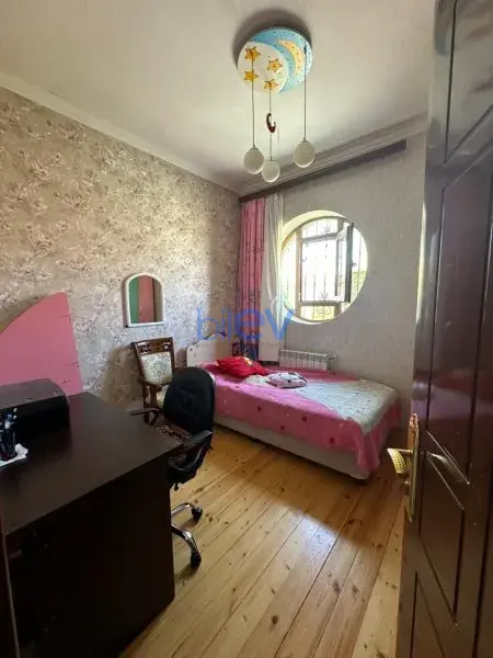 Satılır 5 otaqlı Həyət evi  200m², Bakı