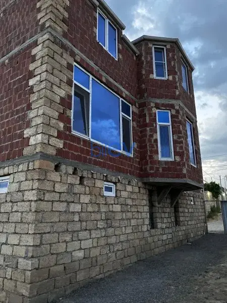 Satılır 5 otaqlı Həyət evi  120m², Bakı