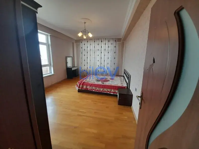 Satılır 3 otaqlı Yeni Tikili  128m², Bakı