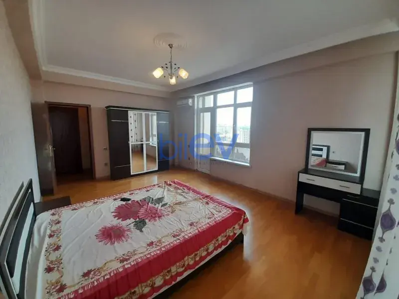 Satılır 3 otaqlı Yeni Tikili  128m², Bakı