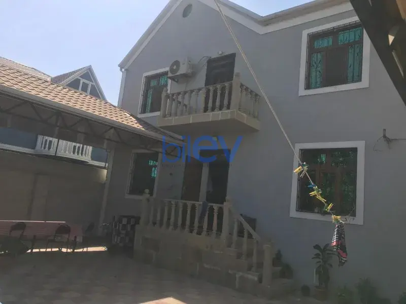 Satılır 5 otaqlı Həyət evi  200m², Bakı